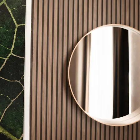 アパートホテル Tudor By Dedal ナボダリ