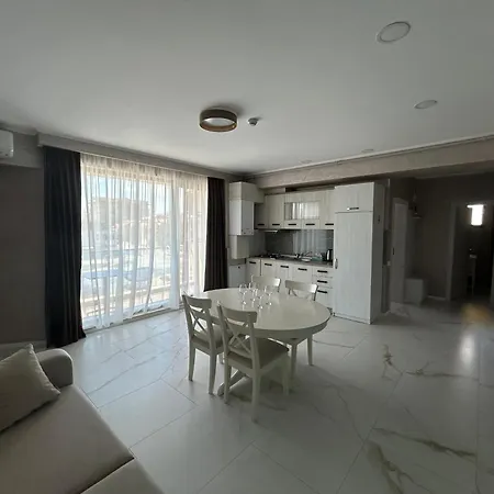 Tudor By Dedal ナボダリ